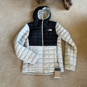 Mens Northface Super Hoodie White/ Black (NEW)